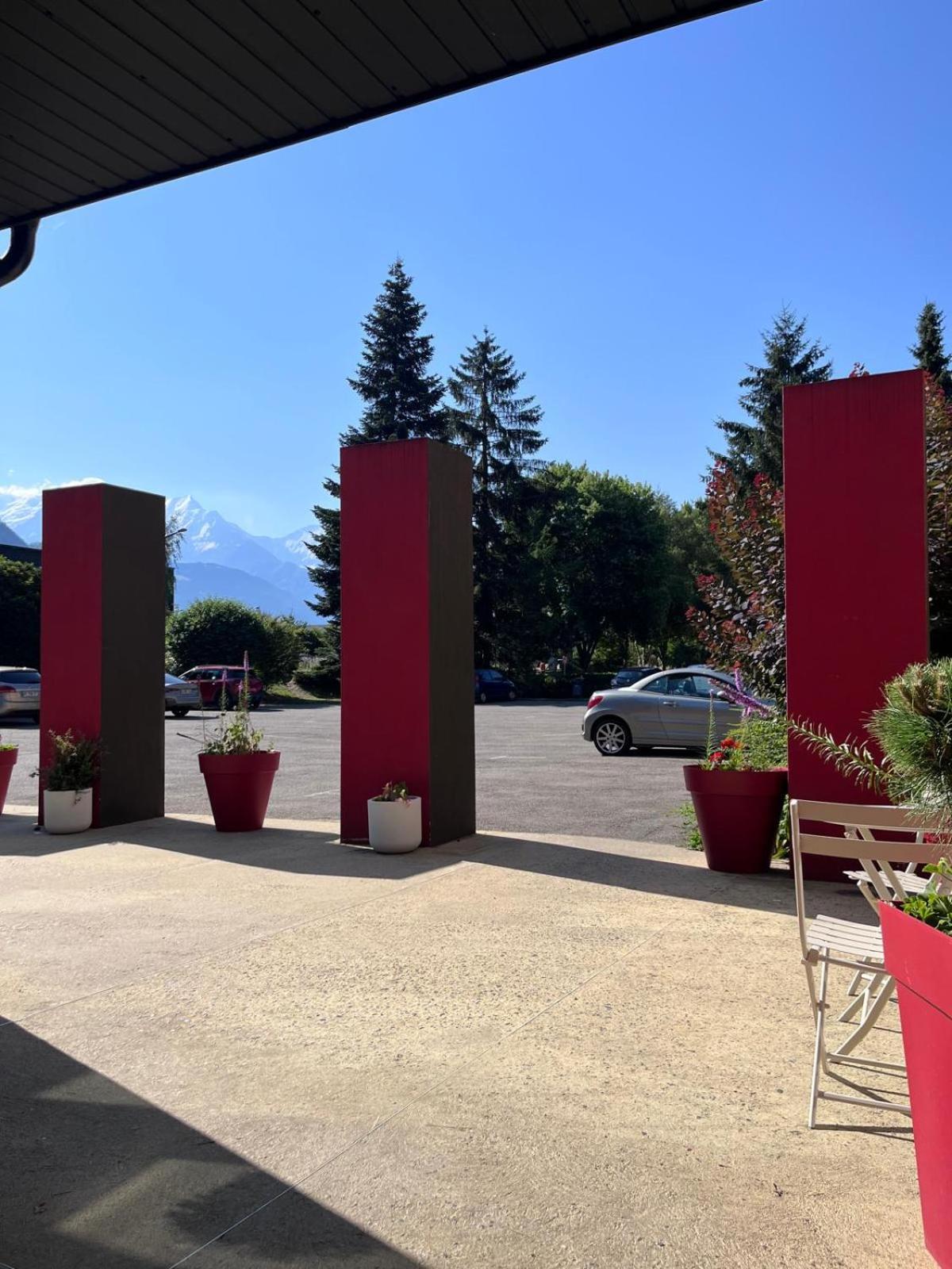 Ibis Sallanches Porte Du Montblanc Hotel Exterior photo